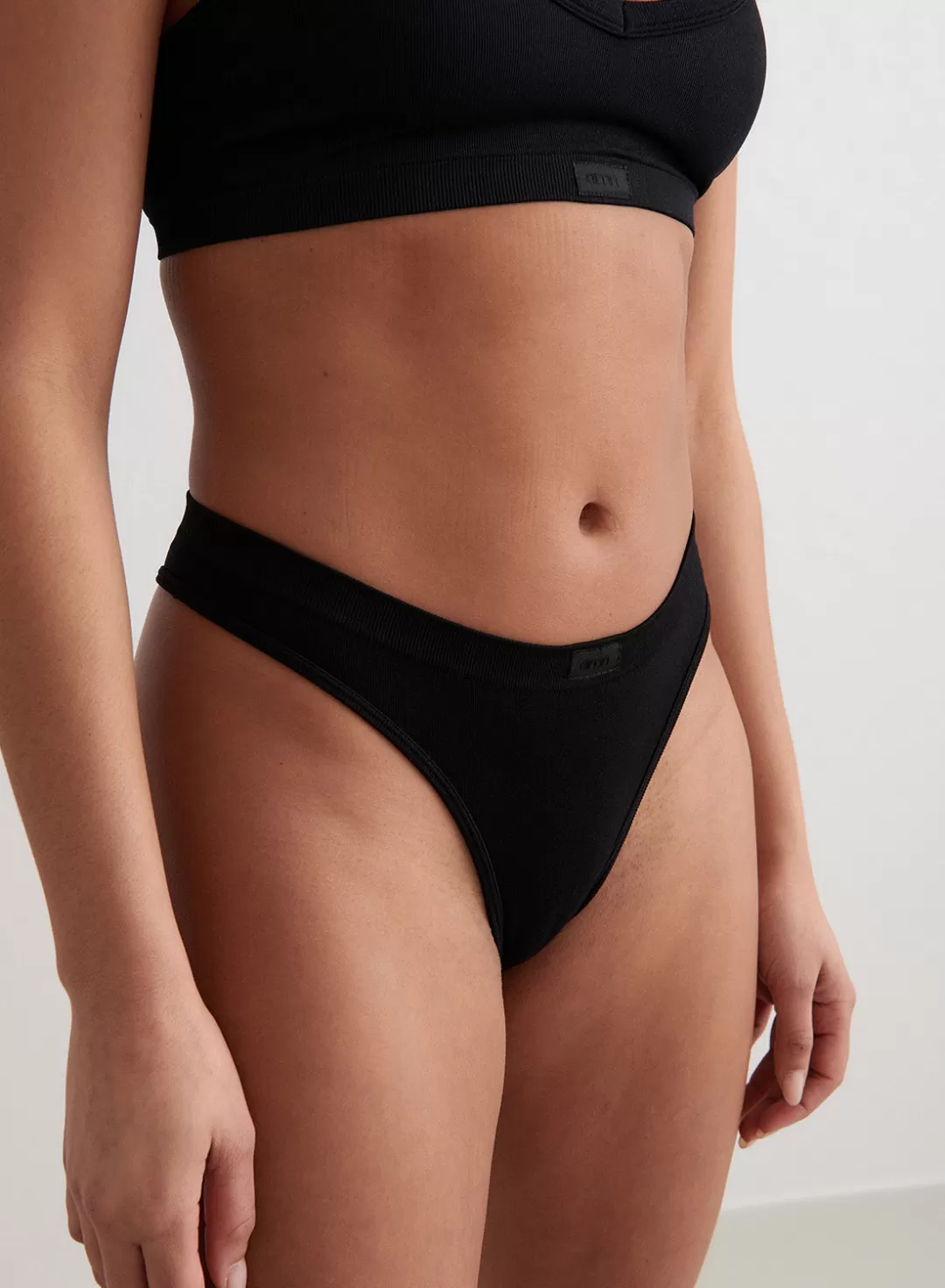 AIM’N Seamless Thong Black Cheap