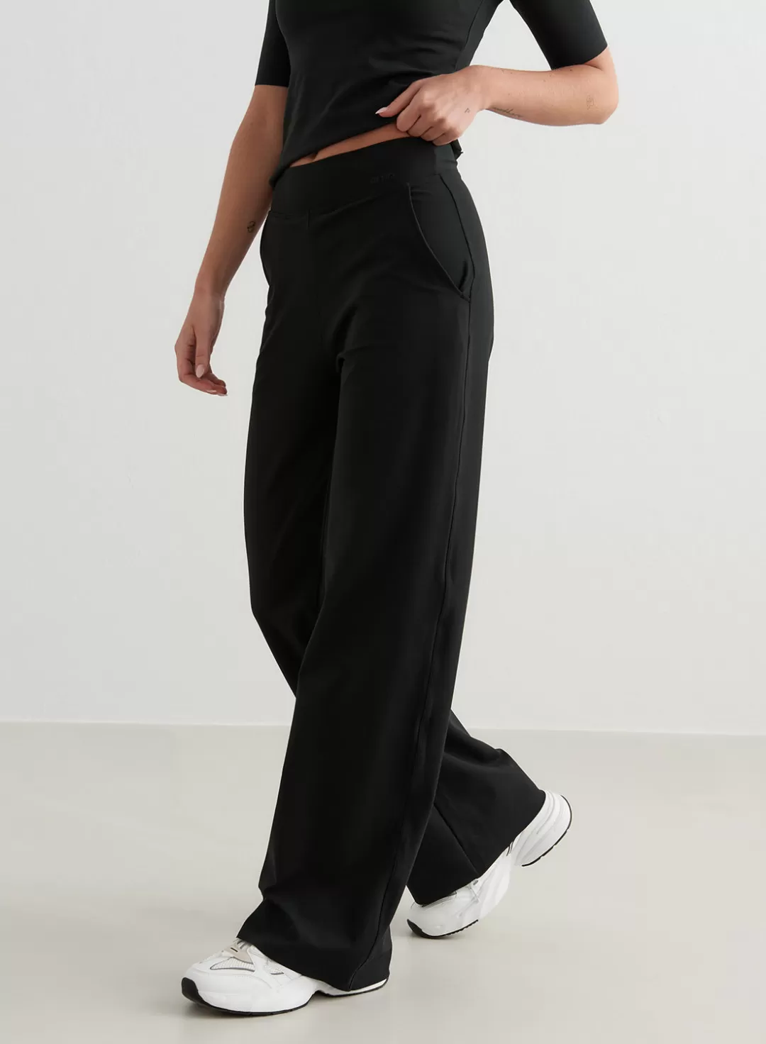 AIM’N Sense Wide Pants Black Store