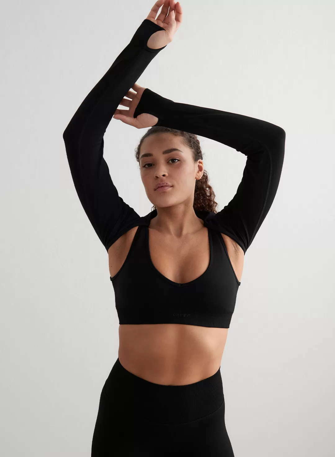 AIM’N Black Shape Seamless Long Sleeve Bolero Best