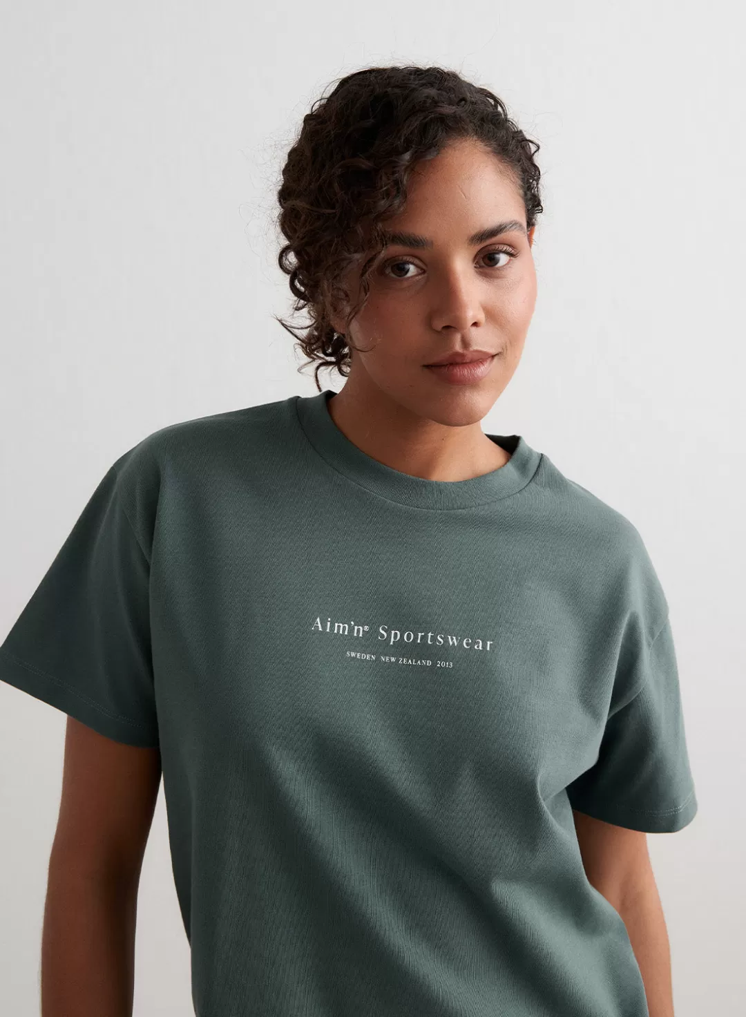 AIM’N Serif Boxy T-shirt Sage Best