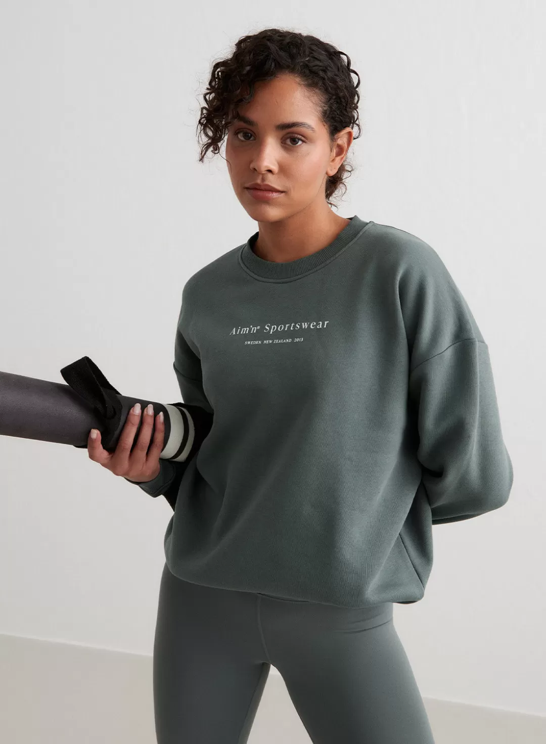 AIM’N Serif Sweatshirt Sage Flash Sale